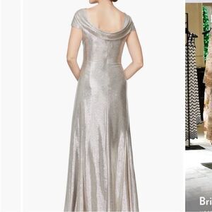 NWT Alex Evenings Metallic Cap
Sleeve A-Line Gown